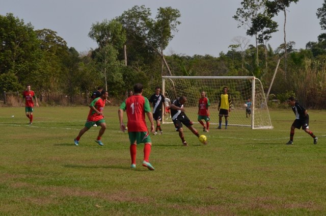 Três jogos marcaram a terceira rodada da Copa Macedo Madeiras 