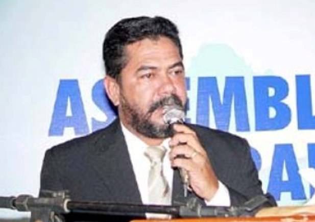 ENFARTADO, EX-DEPUTADO É LEVADO PARA A UTI (1)