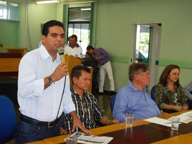 Vice-prefeito de Vilhena vai a Cerejeiras pedir verbas a substituto de Natan