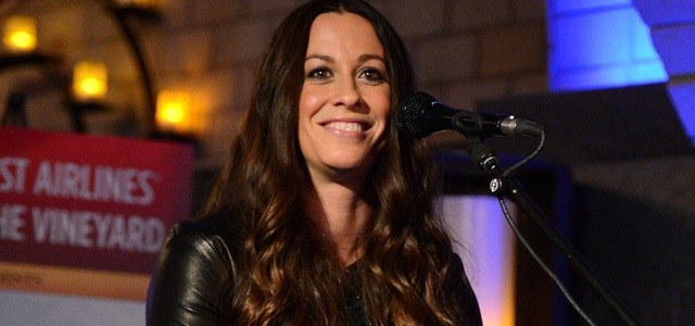 Babá diz que sofreu maus-tratos e vai à Justiça contra Alanis Morissette