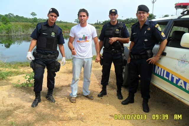 Capivara solta nas ruas mobiliza policiais militares em Chupinguaia; veja fotos