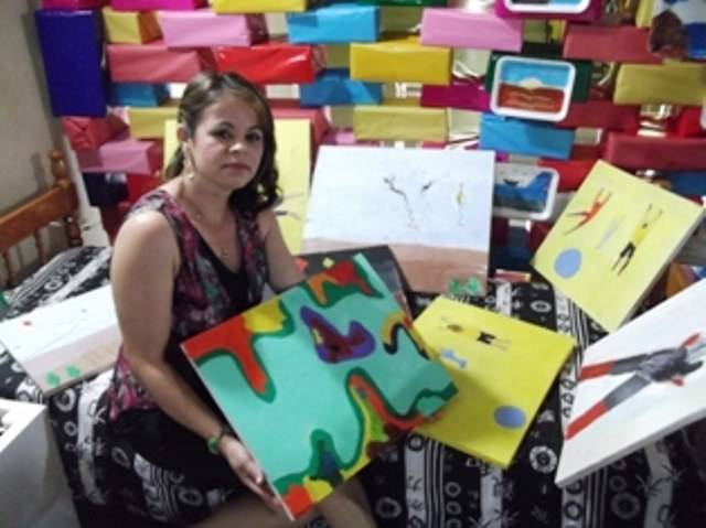 Professora de Colorado leva poesia e pintura para estudantes da rede pública