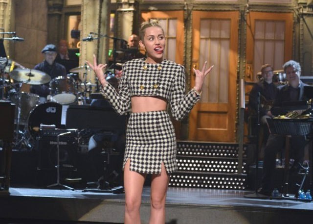Miley Cyrus faz piada e diz que Hannah Montana foi assassinada