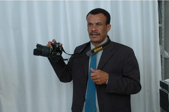 Processado por empresária, fotógrafo faz acordo e publica retratação