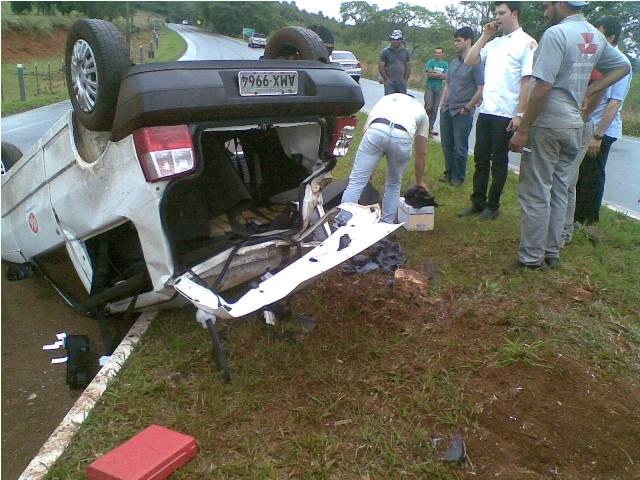 Carro capota várias vezes no Paraná e vilhenense sobrevive sem ferimentos