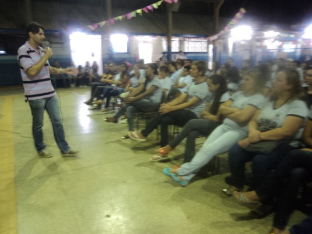 Vilhena: juiz ministra palestra em projeto que prepara jovens para universidade