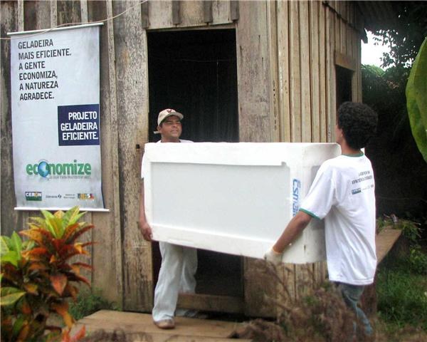 VILHENENSES CARENTES GANHAM NOVAS INSTALAÇÕES ELÉTRICAS