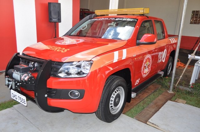 Bombeiros de Vilhena recebem viatura e equipamentos para combater incêndios