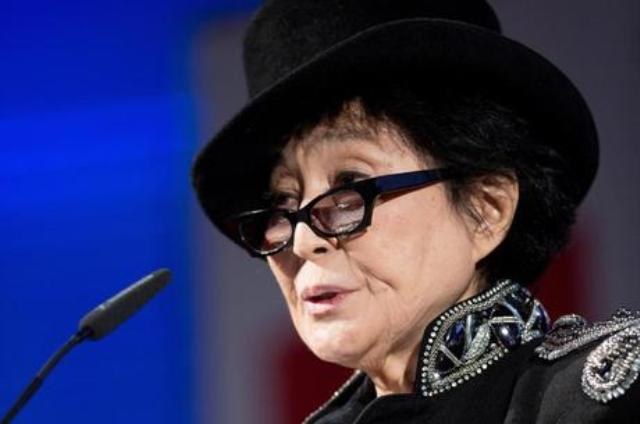 Yoko Ono agradece Paul McCartney por dizer que ela não separou os Beatles