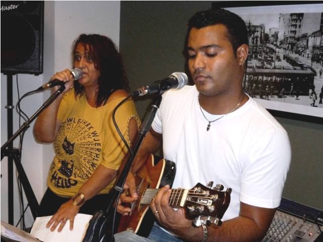 Meire Ellen e Lucas Campos fazem shows terça e quinta na Cachaçaria