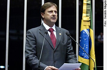 SOLUÇÃO PARA APAGÃO ESTÁ EM RONDÔNIA, DIZ ACIR
