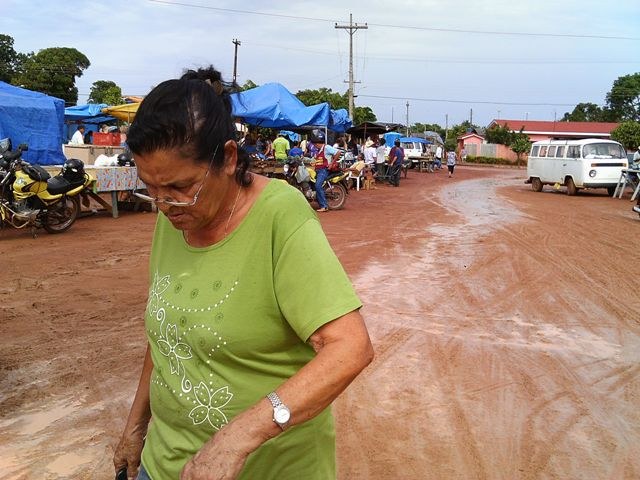 CHUVAS CAUSAM TRANSTORNOS E PREJUÍZOS EM FEIRA DO BNH