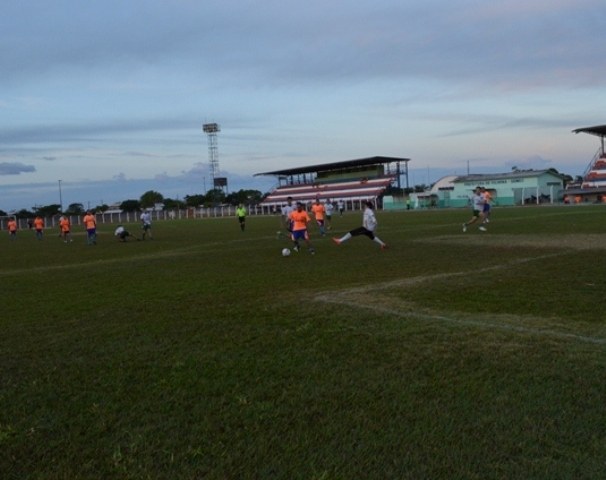 Quadrangular final do Campeonato Municipal Amador começa neste domingo