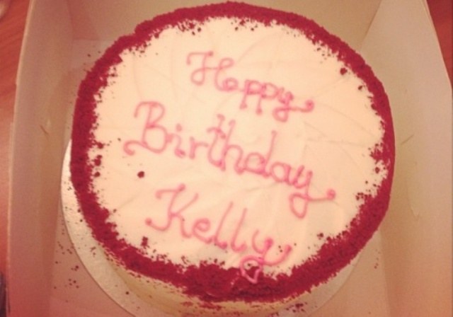 Kelly Osbourne recusa bolo de aniversário enviado por Lady Gaga