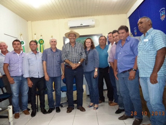 Deputado federal Carlos Magno vem a Cerejeiras e promete R$ 1,5 milhão em verbas