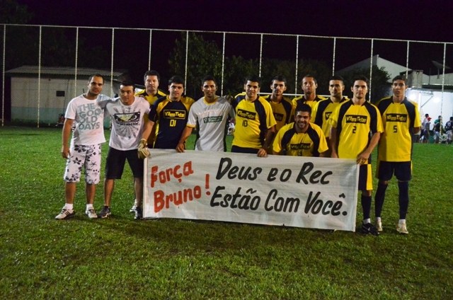Com câncer em Barretos, jovem é homenageado por amigos na semifinal da Taça Aciv