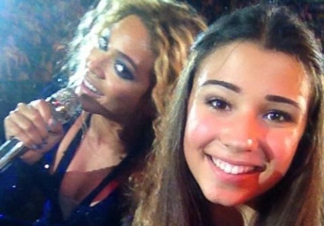 Beyoncé aparece em foto sem fã perceber