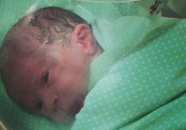 Solange Almeida dá à luz Maria Esther