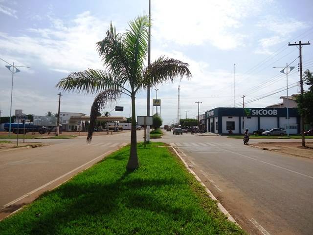 Cerejeiras: moradores ganham mais espaço com regularização de avenida “torta”