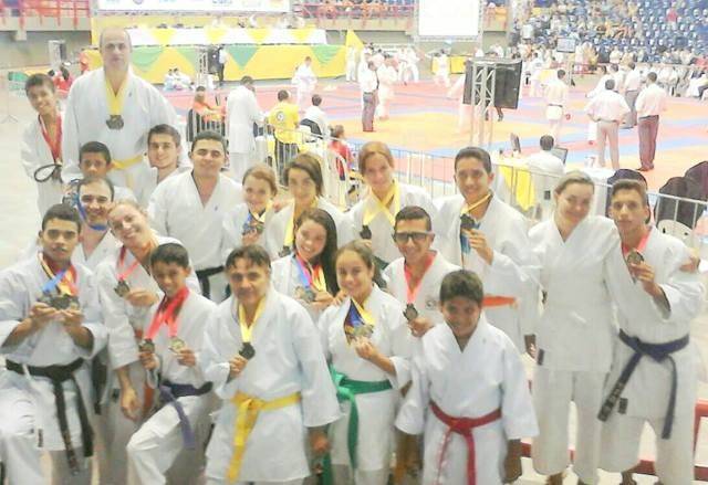 Seleção Rondoniense conquista vice-campeonato Brasileiro de karate Interestilos