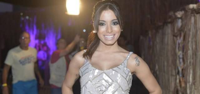 Anitta lança clipe e nega autenticidade de foto nua