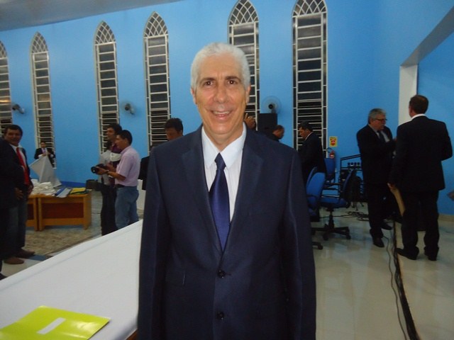 Prefeito de Cerejeiras faz aniversário e ganha “presentes” de deputados