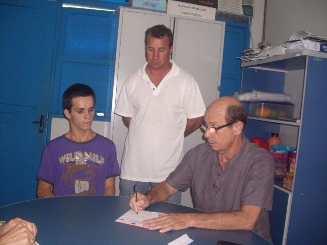 HOMEM QUE TEVE FILHO SALVO POR UTI DIVULGA AGRADECIMENTO A MÉDICOS