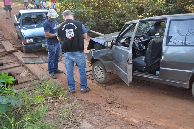 Carros se chocam sobre ponte que dá acesso a setor de chácaras em Vilhena