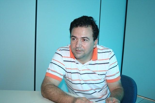 APRESENTADOR DE TV COMPÕE MÚSICA PARA GOVERNADOR IVO CASSOL