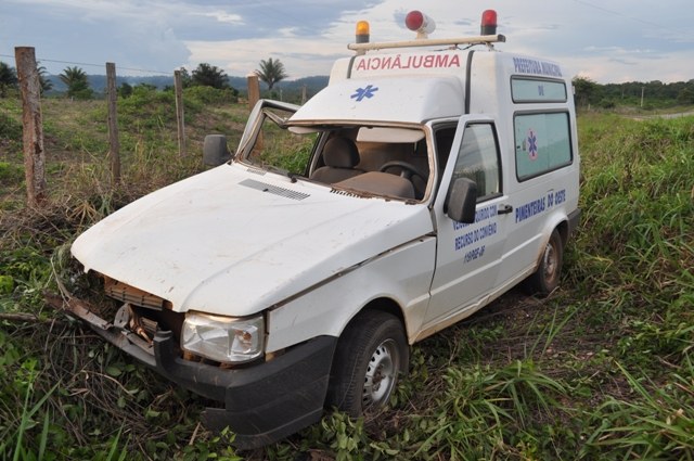 Dá pra acreditar? Inseto destrói ambulância de prefeitura em rodovia do Cone Sul