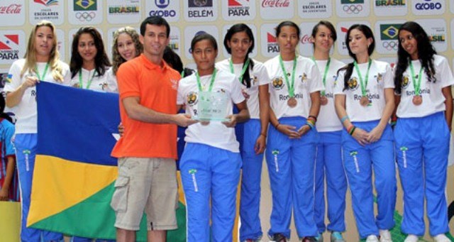 Atletas de Cerejeiras ganham bronze no vôlei durante Jogos da Juventude em Belém