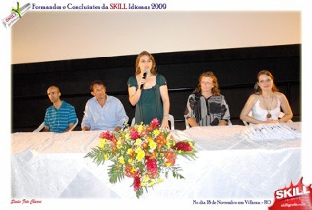 ESCOLA DE IDIOMAS FORMA PRIMEIRA TURMA