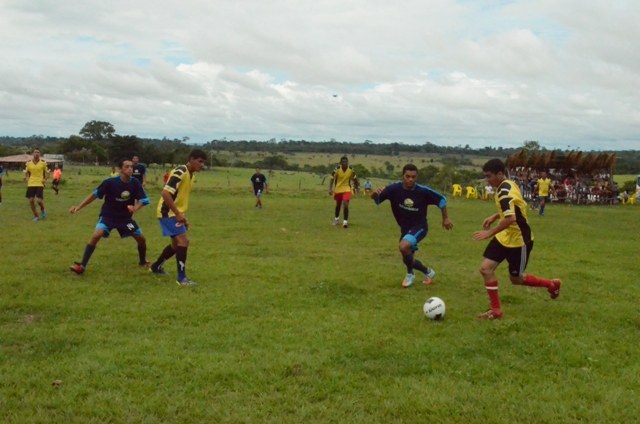 Linha 100 vence em casa e decide com Baixadão A a Copa Bueno Tur Rural 