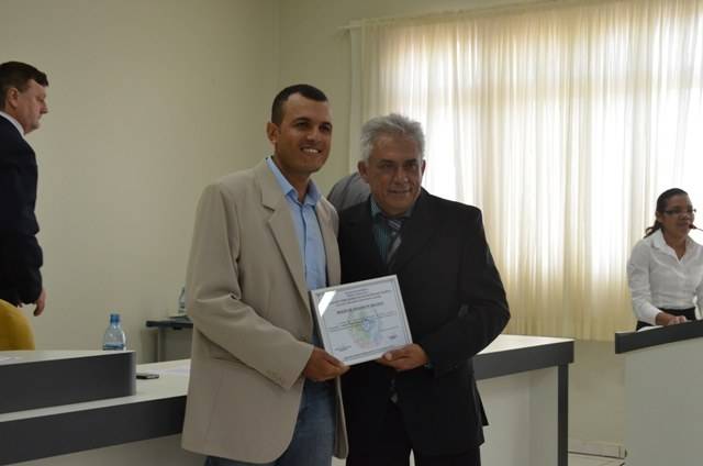 Vilhenense que é árbitro assistente da CBF é homenageado na Câmara de Vereadores