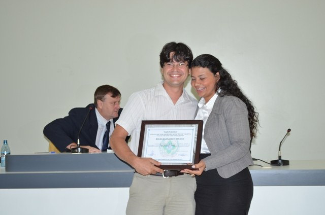 Professor da rede municipal é homenageado na última Sessão Ordinária do ano