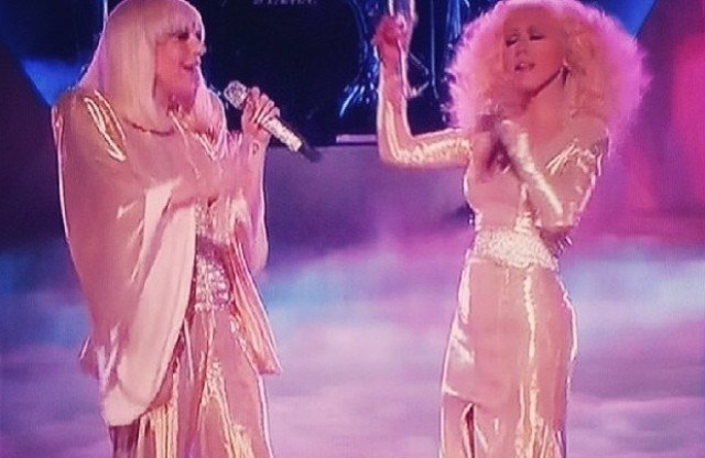 Encontro de divas! Christina Aguilera canta com Lady Gaga no "The Voice"