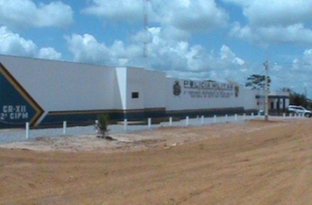 Parceria: cidade vizinha inaugura quartel construído por detentos e policiais