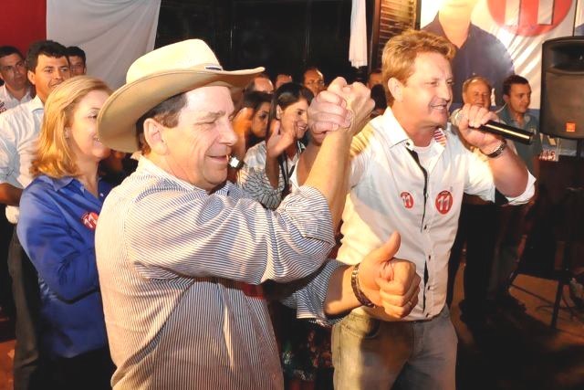 Exclusivo: Cassol oferece vaga de senador ao prefeito Zé Rover em 2014