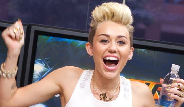 "Billboard" elege música de Miley Cyrus, como melhor música do ano