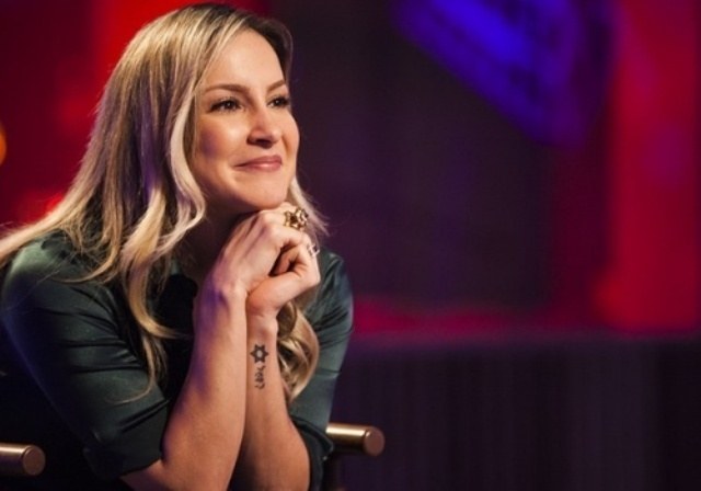Claudia Leitte pretende renovar os votos do casamento em 2014