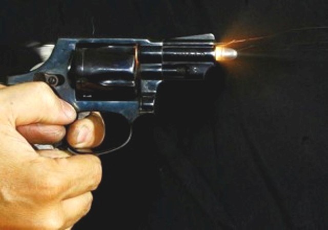 Homem bêbado dispara revólver e mata vizinho de 65 anos em Corumbiara