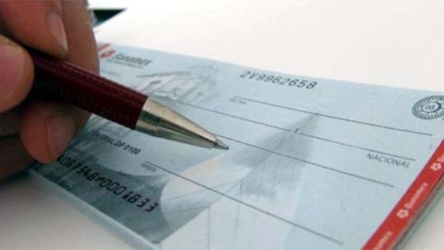 Atenção: bancos alertam sobre preenchimento de cheques na virada do ano