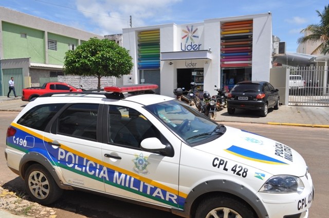 Vilhena: empresário atropela ladrões e evita que sócio seja assaltado no centro