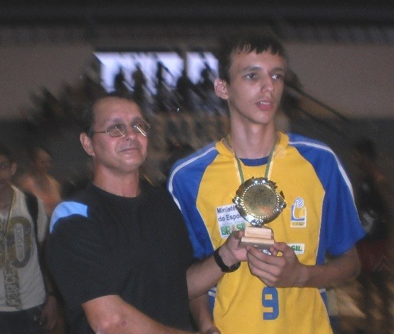Mais um atleta vilhenense pode ganhar chance na Seleção Brasileira de Volei