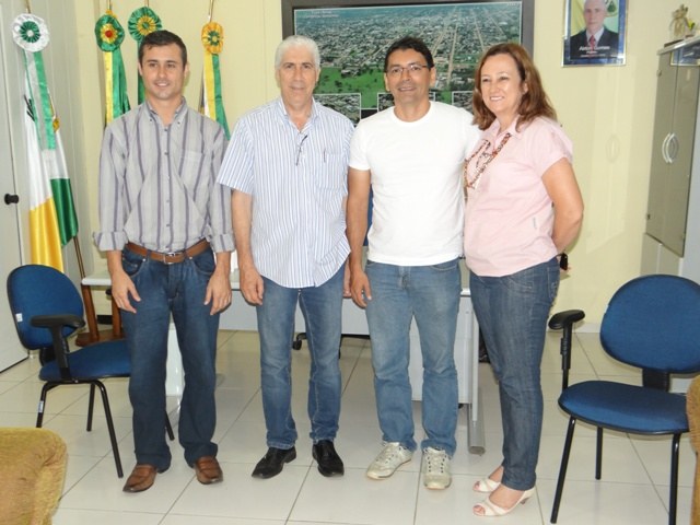 Em Cerejeiras, iniciativa de prefeito agrada servidores e auxilia comércio local