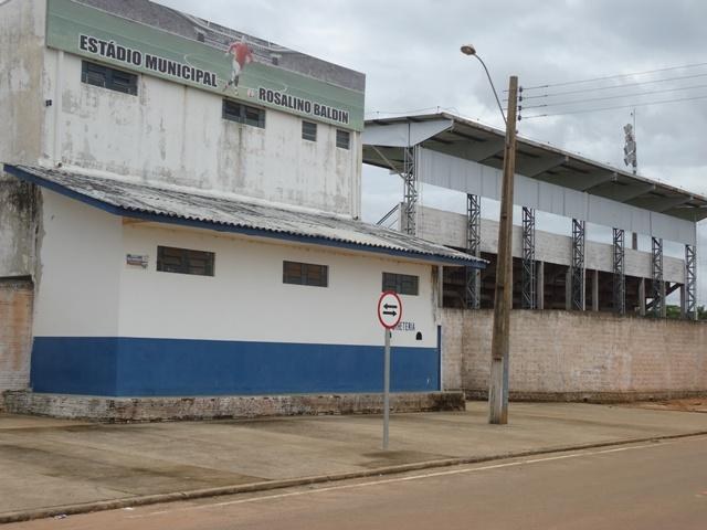 Prefeito que deu o próprio nome a estádio em Cerejeiras hoje mora em Vilhena