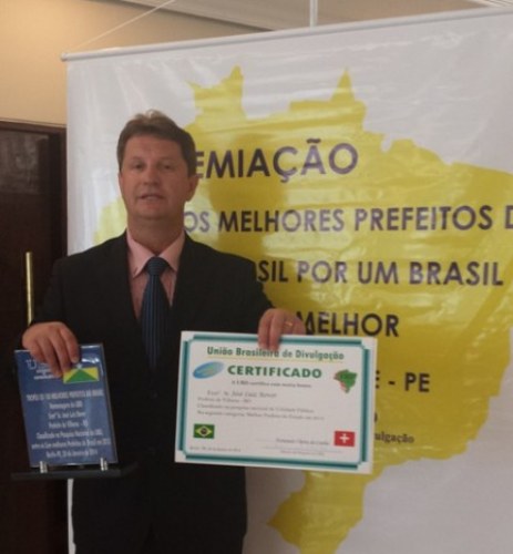 Em Recife, prefeito de Vilhena recebe prêmio com um dos 100 melhores do Brasil