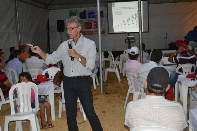 Palestra orienta agricultores em Vilhena; prefeitura ganha armazém em Cerejeiras