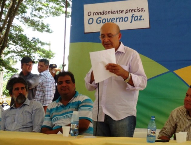Confúcio repete a mesma “papagaiada” que ele criticava no Governo Cassol