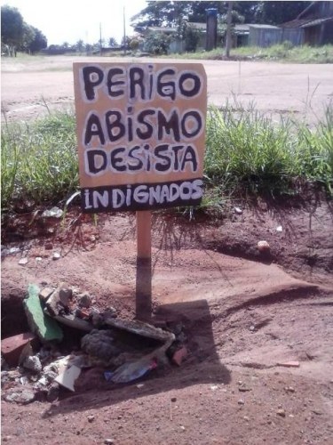 Moradores voltam a usar placas para denunciar situação avenidas em Cerejeiras
